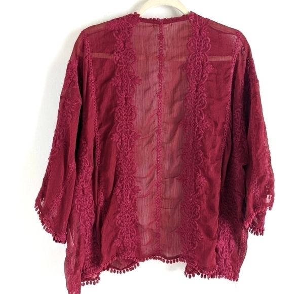 TAYLOR & Sage Sheer Lace Boho Cardigan Topper in Cranberry M - Picture 3 of 13